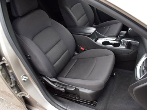 Used 2022 Chevrolet Malibu LT FWD image 20
