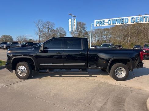 Used 2025 Chevrolet Silverado 3500 High Country w/ High Country Premium Package image 4