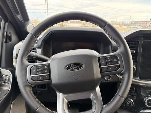 Used 2025 Ford F150 Lariat w/ Equipment Group 501A Mid image 15