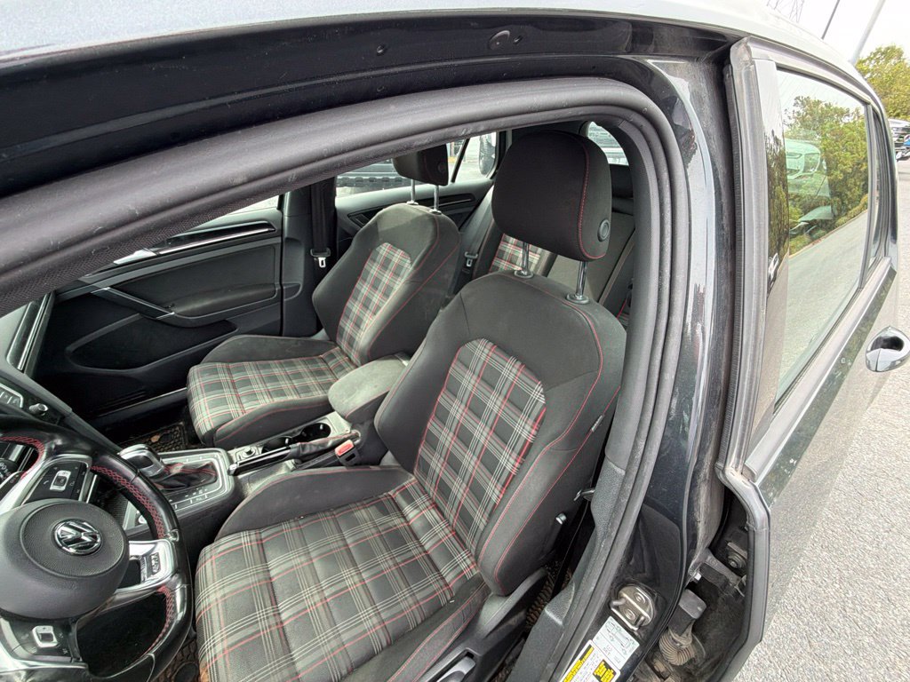 Used 2017 Volkswagen GTI SE FWD image 7