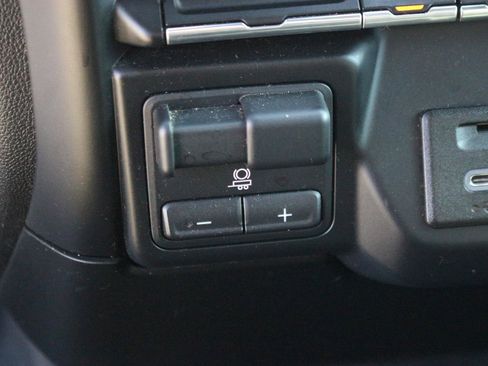 Used 2019 Chevrolet Silverado 1500 LT w/ Texas Edition image 30