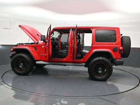 Used 2018 Jeep Wrangler Unlimited Sahara w/ LED Lighting Group AWD/4WD image 33