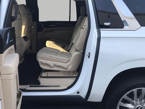 Used 2023 Cadillac Escalade ESV Premium Luxury AWD/4WD image 24