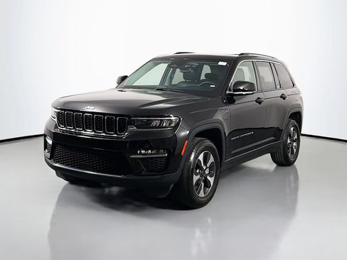 Used 2024 Jeep Grand Cherokee Limited 4xe AWD/4WD image 3