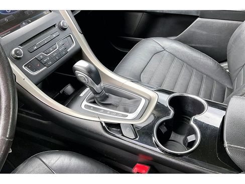 Used 2016 Ford Fusion SE w/ Equipment Group 202A FWD image 17
