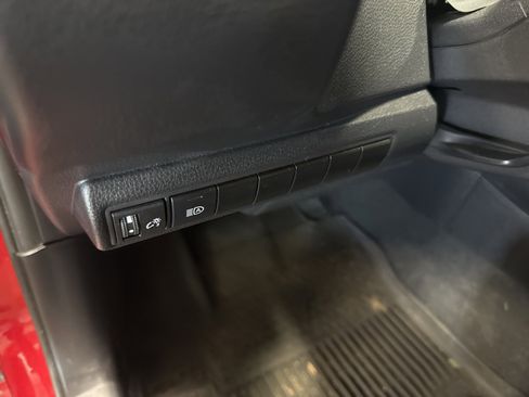 Certified 2025 Toyota Corolla XSE image 9