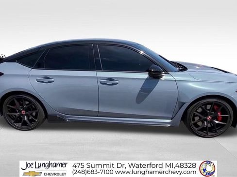Used 2025 Honda Civic Type R image 9
