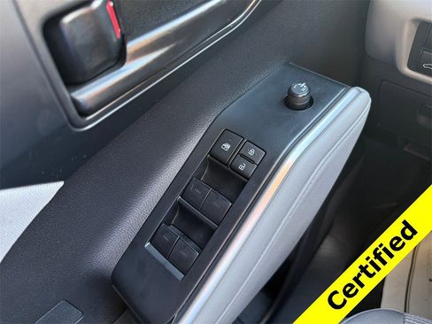 Used 2023 Toyota Highlander Platinum image 27