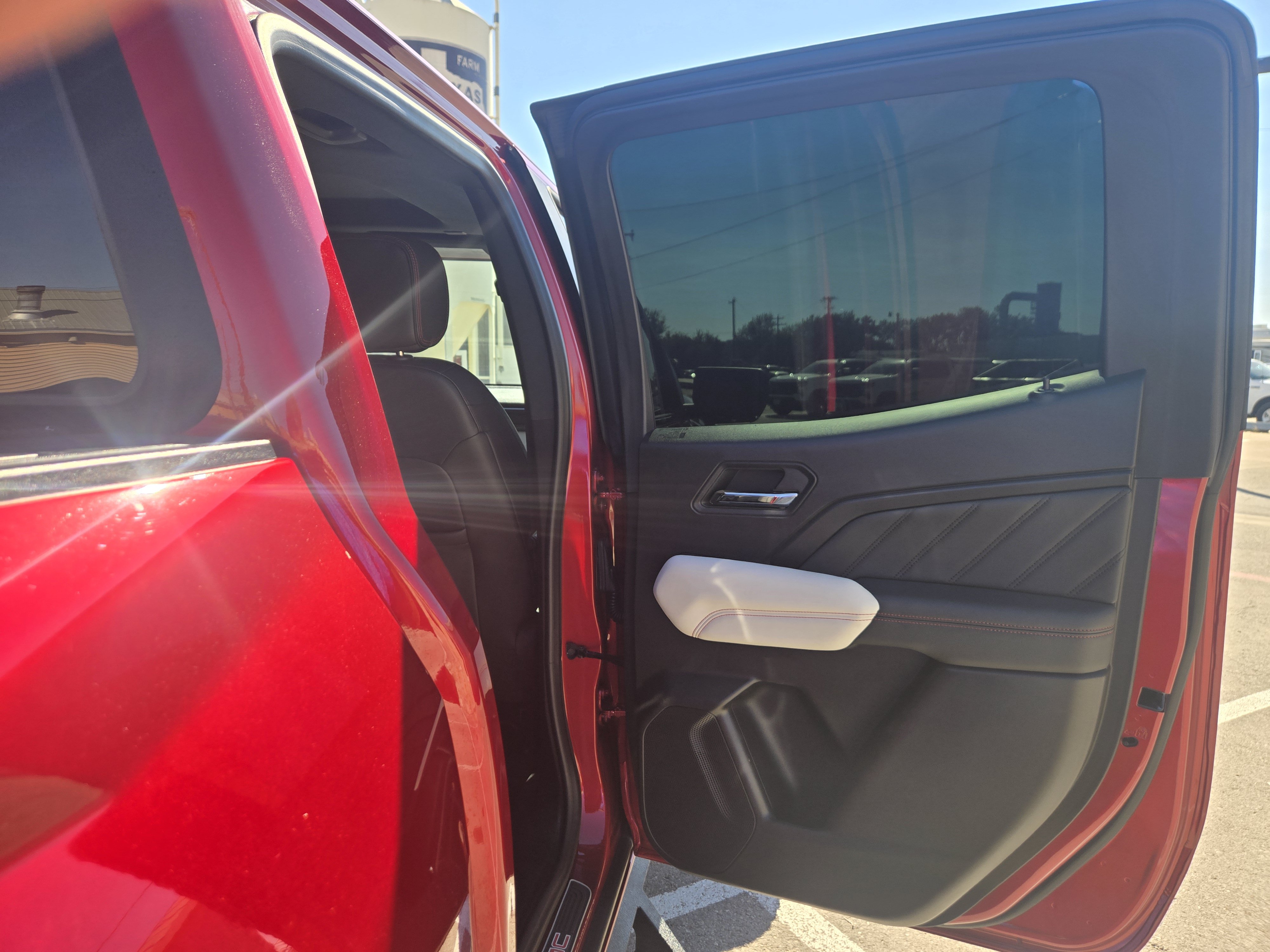 Used 2023 GMC Canyon AT4X AWD/4WD image 10