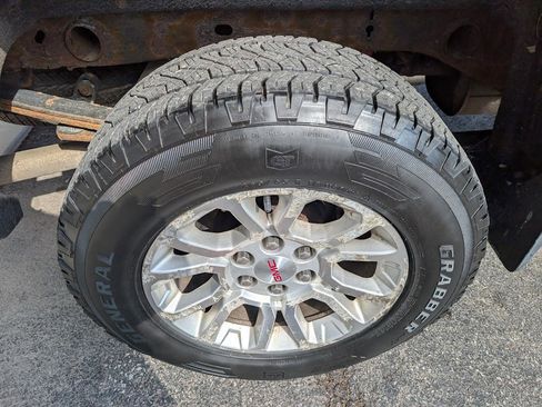 Used 2017 GMC Sierra 1500 SLE w/ SLE Value Package image 37