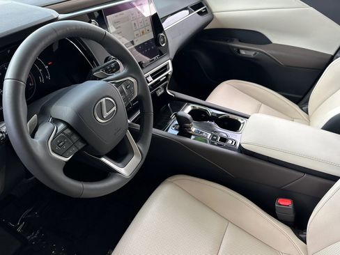 Used 2024 Lexus RX 350 FWD w/ Technology Package image 10