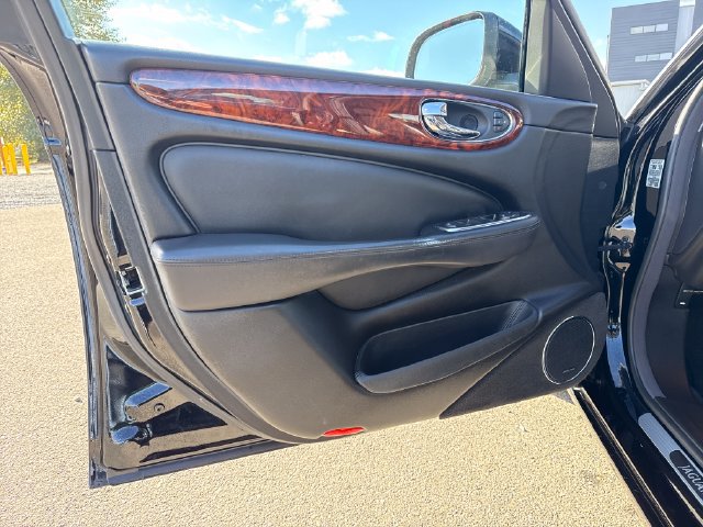 Used 2009 Jaguar XJ8 RWD image 18