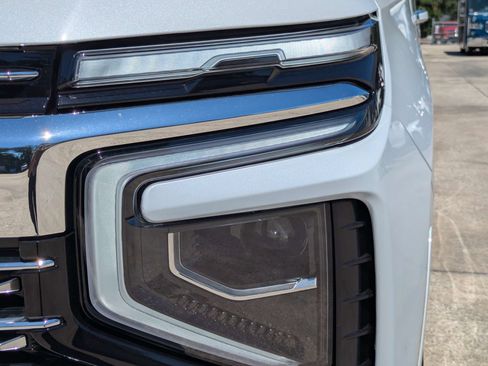 New 2026 Chevrolet Suburban Premier RWD image 32