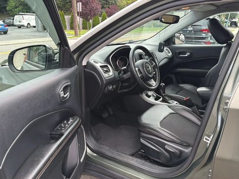 Used 2019 Jeep Compass Latitude AWD/4WD image 24