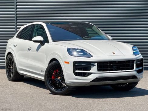New 2026 Porsche Cayenne GTS AWD/4WD image 9