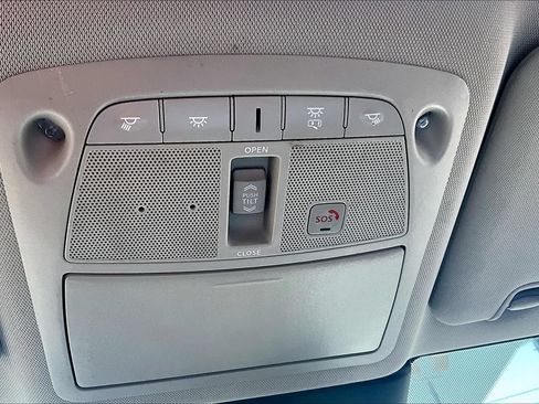 Used 2019 Nissan Rogue SL w/ Premium Package FWD image 15