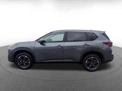 Used 2025 Nissan Rogue SV FWD image 9