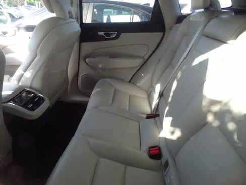 Used 2019 Volvo XC60 T5 Inscription AWD/4WD image 11