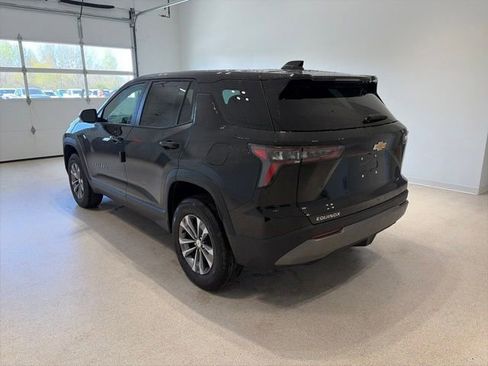 New 2026 Chevrolet Equinox LT w/ Convenience Package II FWD image 4