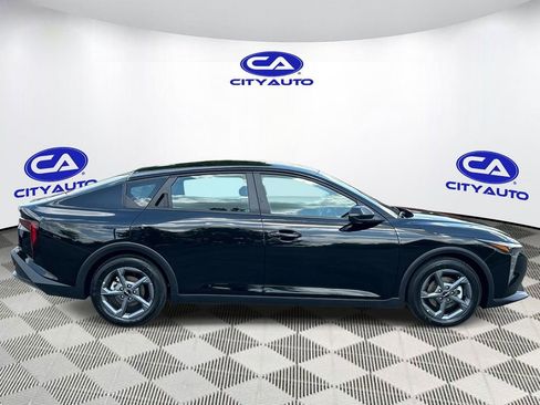 Used 2025 Kia K4 FWD image 2
