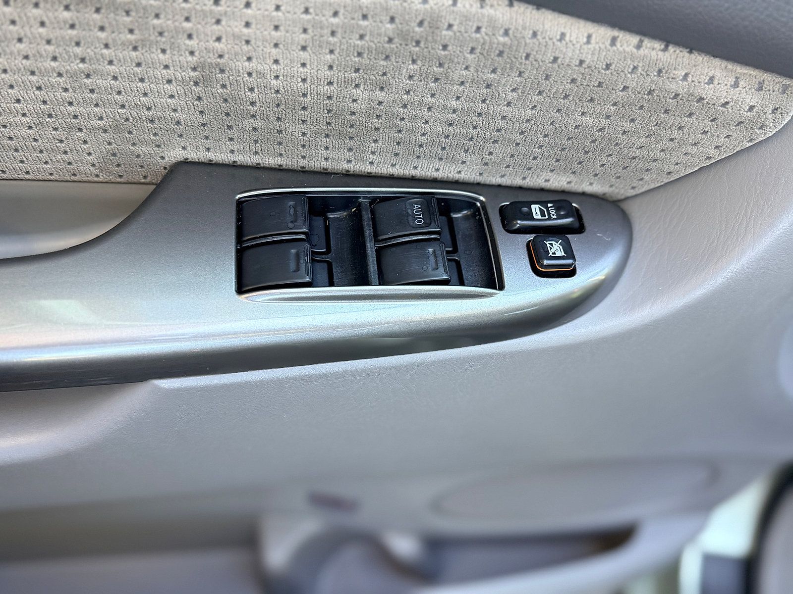 Used 2007 Toyota Sienna LE w/ LE Pkg 3 FWD image 18