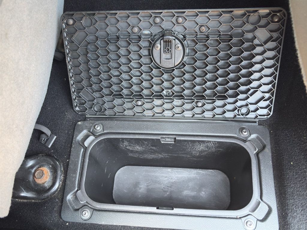 Used 2020 RAM 1500 Classic SLT AWD/4WD image 12