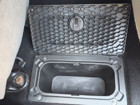 Used 2020 RAM 1500 Classic SLT AWD/4WD image 12