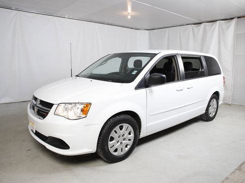 Used 2016 Dodge Grand Caravan SE w/ Quick Order Package 29E SE image 18
