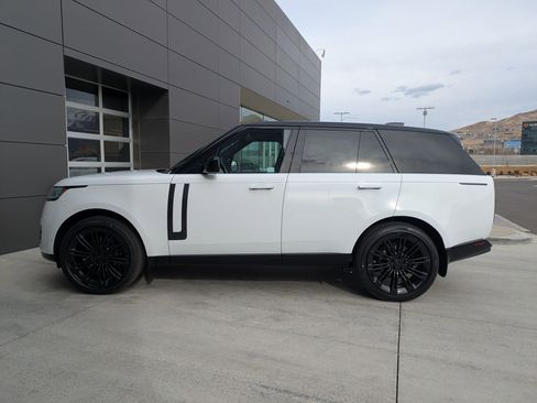 New 2026 Land Rover Range Rover SE image 9