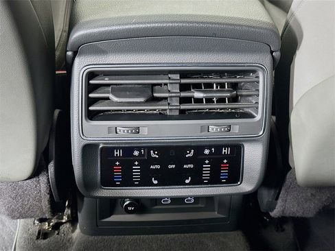 Used 2021 Audi Q8 Premium Plus w/ Premium Plus Package image 17