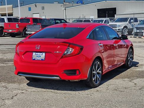 Used 2019 Honda Civic Touring image 5