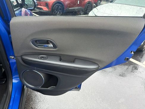Used 2022 Honda HR-V EX image 11