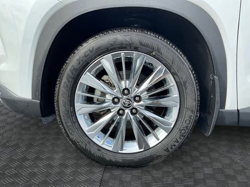 Used 2024 Toyota Grand Highlander Platinum image 15