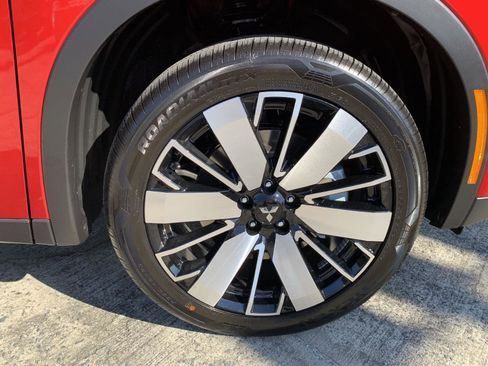 New 2025 Mitsubishi Outlander SE image 27