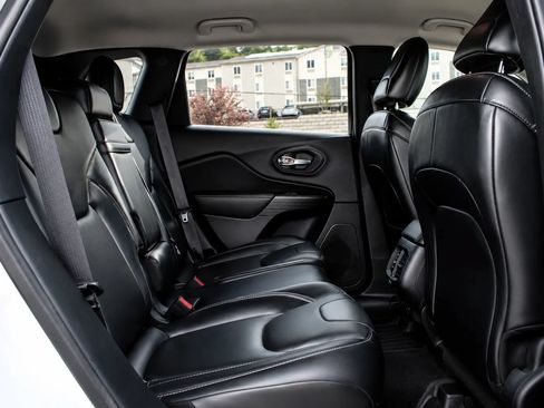 Used 2015 Jeep Cherokee Limited AWD/4WD image 19