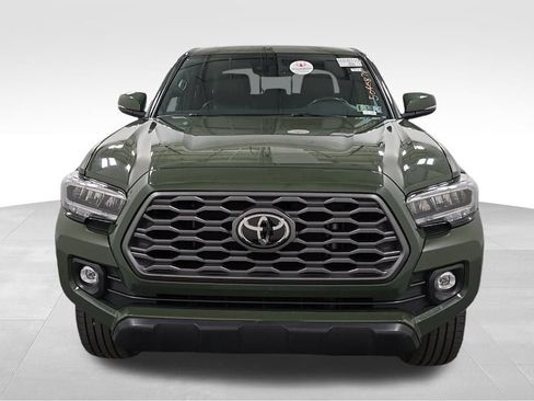 Used 2021 Toyota Tacoma TRD Off-Road w/ TRD Premium Off Road Package AWD/4WD image 2