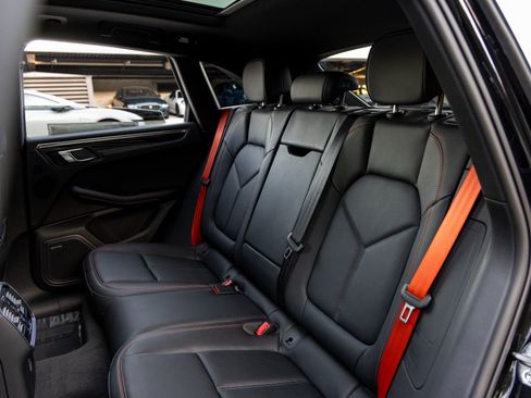 New 2026 Porsche Macan AWD/4WD image 40