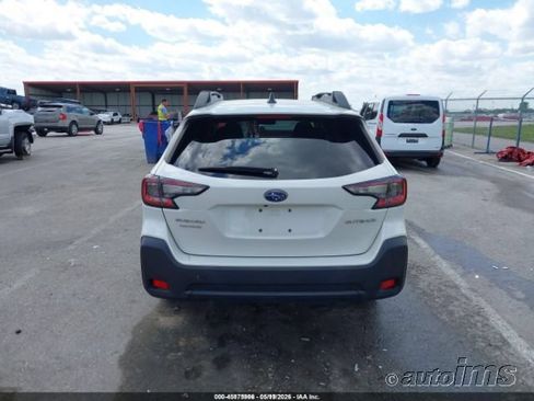 Used 2023 Subaru Outback Premium AWD/4WD image 11