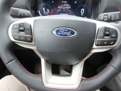 New 2026 Ford Explorer Active RWD image 27