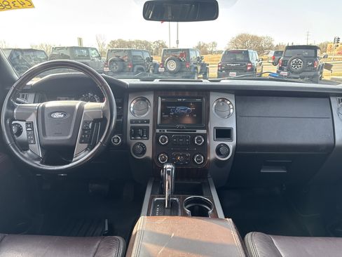 Used 2015 Ford Expedition EL Platinum image 28