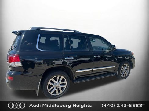 Used 2013 Lexus LX 570 4WD w/ Luxury Pkg w/Pre-crash image 6