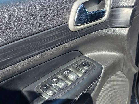 Used 2020 Jeep Grand Cherokee Altitude AWD/4WD image 14