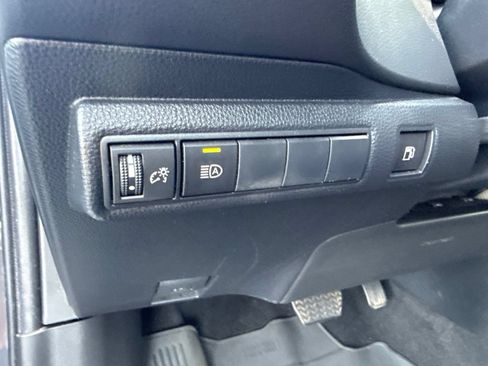 Used 2025 Toyota Corolla LE FWD image 19