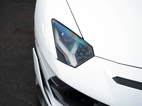 Used 2019 Lamborghini Aventador SVJ AWD/4WD image 18