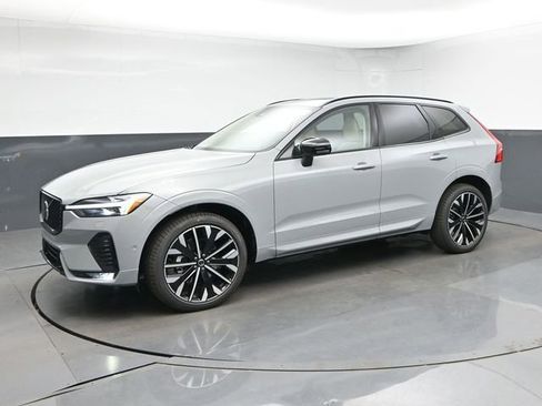 New 2026 Volvo XC60 B5 Ultra w/ Climate Package AWD/4WD image 4