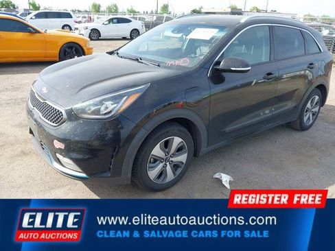 Used 2019 Kia Niro EX Premium w/ Sunroof Package FWD image 4