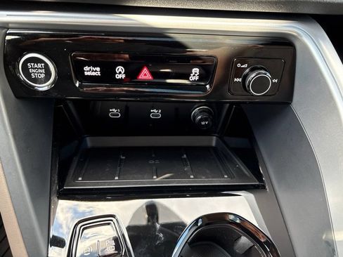 Used 2025 Audi Q5 Premium Plus AWD/4WD image 34