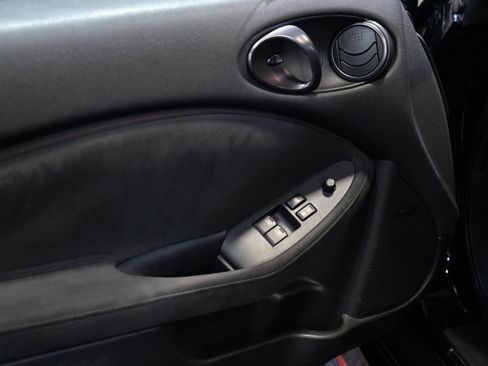 Used 2018 Nissan 370Z NISMO RWD image 22