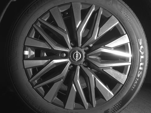 Used 2025 Nissan Altima 2.5 SV image 12