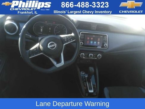 Used 2023 Nissan Versa SV image 6
